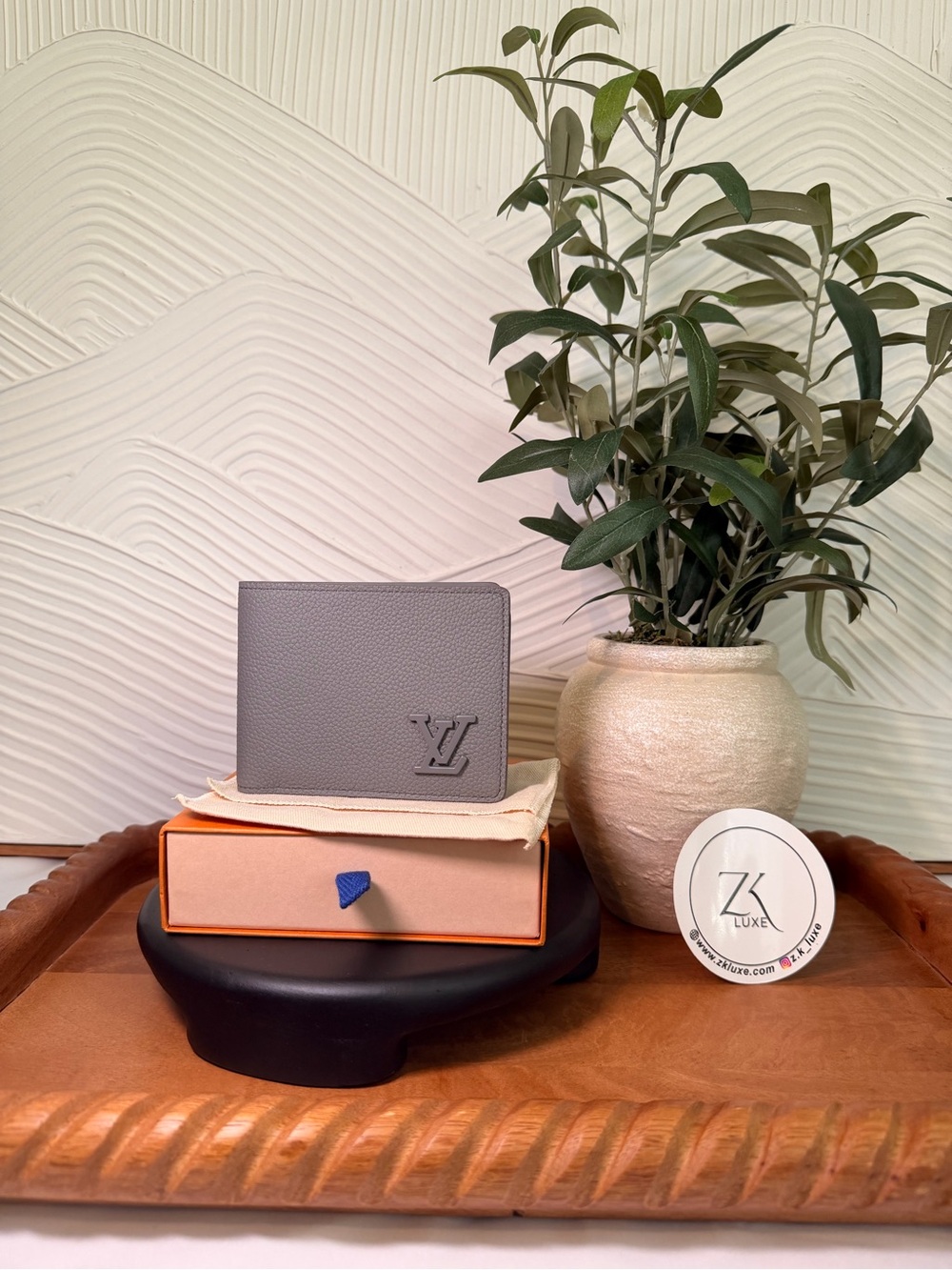 Louis Vuitton Grey Aerogram Multiple Wallet
